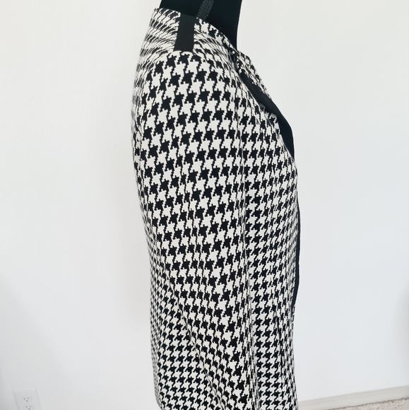 Alfani Houndstooth slim fit fully lined coat/ blazer. Color black/white. Size 10 - Picture 3 of 7